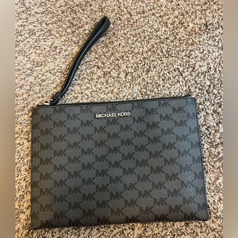 Michael Kors Wristlet